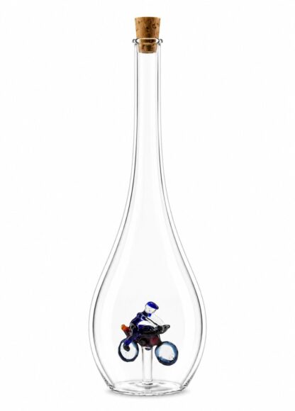 Mundgeblasene Flasche mit Motorradfahrer, leer oder befüllt, 500ml